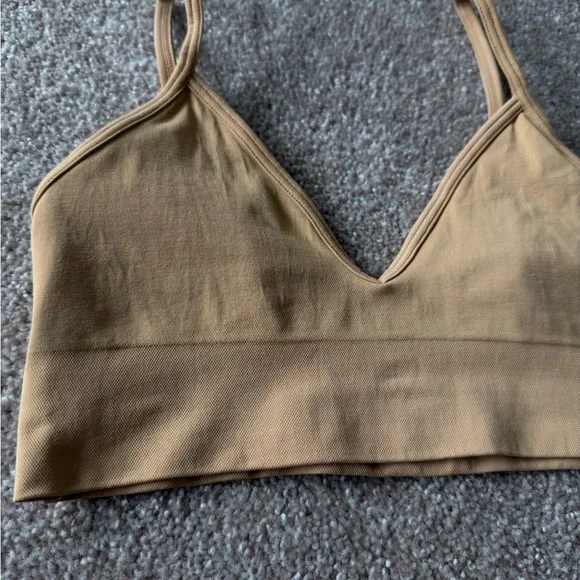 SKIMS Beige Triangle Bralette - Picture 3 of 5
